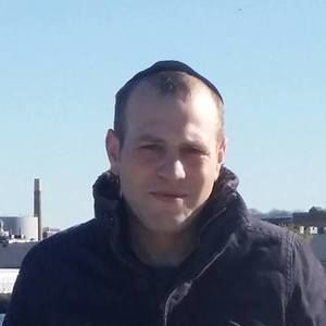 Meet your Posher, Ezra